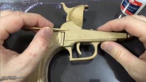 纸板枪图纸下载如何用纸板制作柯尔特转轮纸板玩具手枪wgog944-完美细节 (3)