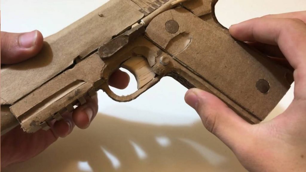 用纸板制作玩具手枪 (2)